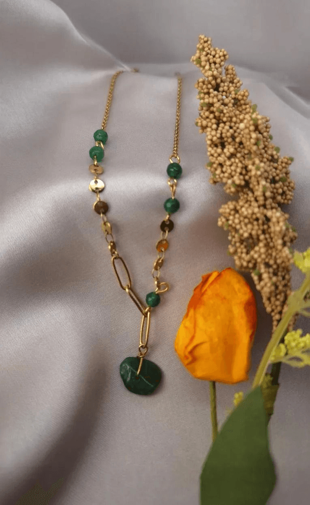 Collier pierre